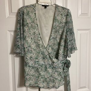 Banana republic blouse. Size large. Never worn